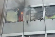 大阪ビル放火事件の容疑者、炎や煙から逃げる被害者を捕まえようとしていた　警察「強い殺意を裏付ける証拠」