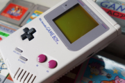 【懐】初代ゲームボーイの画面、想像の10倍暗いｗｗｗ