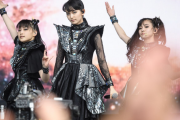 文春オンライン「そして、私が猛烈に期待しているのがBABYMETAL」