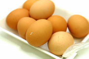 【韓国】毛や糞が付着したままの卵、これから家庭から消えていく見込み
