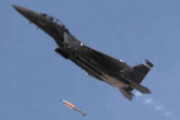 【北朝鮮ガクブル】ありふれたF15戦闘機「核バンカーバスター」投下実験に成功 精密着弾し北朝鮮地下施設破壊 威力を広島の2％にまで縮小可