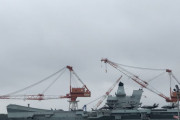 英空母「クイーン・エリザベス」が日本に初寄港、空母打撃群が米海軍横須賀基地などにに分散！
