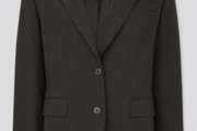 ユニクロで喪服は買える？マナーのプロが教える略式（略喪服）の選び方とイチオシ