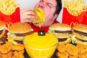 【衝撃画像】アメリカのデブすぎる大食いYouTuber男性　→　実は◯◯◯なのを隠してた壮大な「社会的実験」で全世界を見事に騙し抜いてしまうｗｗｗｗ