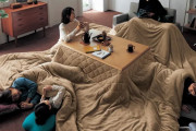 海外「洗えるの？」日本の超ビッグなコタツ布団に海外びっくり仰天！（海外の反応）