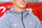 カープ小園、山田哲人に弟子入り！200万減の年俸800万で契約更改「悔しい1年」雪辱期す