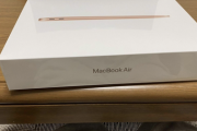 【朗報】AppleからMacBook Airが届いたから開封してく