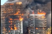 【動画】スペインで14階建てのマンションが全焼した火災の映像がヤバい。