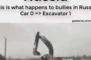 【動画】ロシア人　ショベルカーを煽って車を破壊されるｗｗｗｗｗｗｗｗ