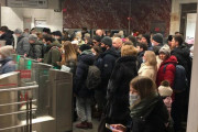 【終国】ロシア地下鉄「助けて！Apple PayとGoogle Payの利用停止で改札に大行列ができてるの！?」