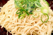 俺「あの…スープ飲んじゃったんですけど替え玉出来ますか？」ラーメン屋「あいよーっ！」