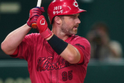 元カープデビッドソンがKBO最速の30号HR！←カープ野手全員で35本な件