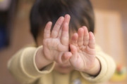 義兄子が3歳半なんだがほとんど喋らない　早急に療育に行ったほうがいいと思うんだけど私の立場から口を挟む問題ではないからスルーしてる・・・