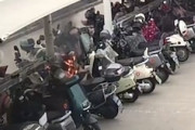 【中国】駐輪場のEVスクーターが発火して大延焼してしまう事故。