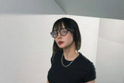 【芸能】「役満ボディー」岡田紗佳、ボディーライン強調“ピタピタ”黒Ｔシャツ姿に「ナイスボディ」「スタイル最強すぎ」