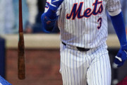 メッツがフィリーズに圧勝で2勝目、地区シリーズ勝利にリーチ