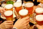 社内の飲み会に乱入しては酔い潰れるオバハンの介抱を何度も押し付けられた私。いい加減腹が立ったので復讐することに…