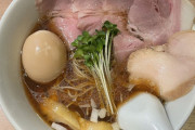 【朗報】こういうので良いんだよラーメン、食ってる