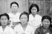 韓国人「日本 vs 韓国、同じ時代の女性を見てみよう」