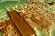 メキシコ南部で古代マヤ文明で最大の建造物見つかる…文明観を覆す発見！
