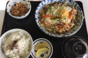 【朗報】こういうのでいいんだよ焼きうどん定食、発見される
