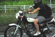 半袖でバイク乗ってる奴ｗｗｗｗｗｗ