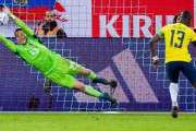 【守護神シュミット】日本代表、GKシュミット・ダニエルがPK阻止などビッグセーブ連発でエクアドルと0-0ドロー！まとめその１（関連まとめ）