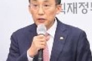 韓国副首相「韓日間の半導体サプライチェーン協力を具体化。国民１０００万人の交流を目指す。航空便増便に向け着手」