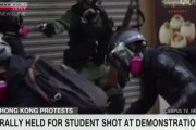 海外の反応「これが正当防衛か？香港警察が実弾を18歳の高校生に発砲し重症」
