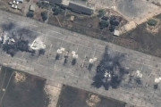 クリミアのロシア空軍基地攻撃の衛星画像、駐機中のMiG-31やSu-27戦闘機を破壊か？！