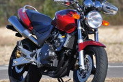 大型バイク乗りたいんだがホーネット250で我慢してる