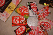 海外「KitKatは日本語だとKitto Katsuという発音になるから、日本の受験生はみんな持ち歩いているらしい」