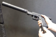 これがサプレッサーの消音力。グロック19 Gen2にサプレッサーを付けて室内射撃する動画が人気に。