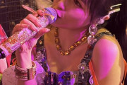 【悲報】女性声優のライブ、オタクのセクハラによって撮影可能タイムが中止となってしまう…