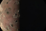 NASA、木星の衛星イオの鮮明な画像を公開