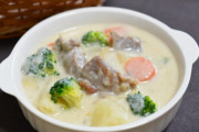 クリームシチューって案外なに入れるか安定してないよな