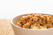【大悲報】納豆さん「ご飯にかける」以外の使用方法が無い･･･