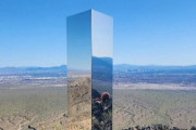 【！？】2020年に各地で出現し話題になった謎のモノリスが久々に出現！今度は米ネバダ州で発見される
