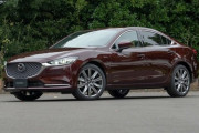 「マツダ6」のデビュー20周年記念モデル登場　特別なボディーカラーを設定