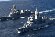 海上自衛隊護衛艦「いなづま」がオーストラリア軍艦艇に武器等防護任務を初実施…米軍以外では初！