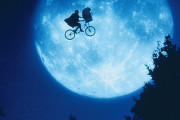 金曜ロードショー『E.T.』子供と宇宙人が織りなすピュアで繊細な物語EDで名曲をカットしないか心配 |  これビックリするぐらいつまらなかったけどやたら名作扱いになってるよな
