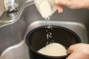 ワイ、米を炊く前は30分ほど吸水させたほうが良い事を21にして初めて知る