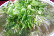 親父「うまいラーメン屋連れてってやるよ！」ぼく「わーい！」
