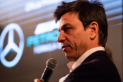 独紙記者「トト・ウォルフが代表退任、監査役へ」ダイムラー「メルセデスはトトと共にF1で戦っていく」