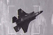 ラファール戦闘機が近距離空戦でF-35ステルス戦闘機を容易に打ち負かし！
