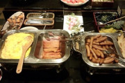 ホテルの朝食バイキング会場でやったことある異端行為は？ｗｗｗ