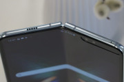 【韓国企業】サムスンの折り畳み式スマホ「Galaxy Fold」をメディアが折り曲げテスト、公式耐久回数２０万回到達前に破損