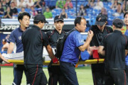 【中日】石川昂・病院へ搬送　「左側頭部打撲」で離脱へ