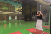 【GIF】韓国人「野球が上手すぎる『日本人美女』のプレイがこちら！→ これは凄すぎる！」