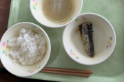 【印象操作か】石垣市議、話題の『学校給食ネタ』に便乗しようとするも、流石に不自然すぎて総ツッコミを受け無事敗北（画像）